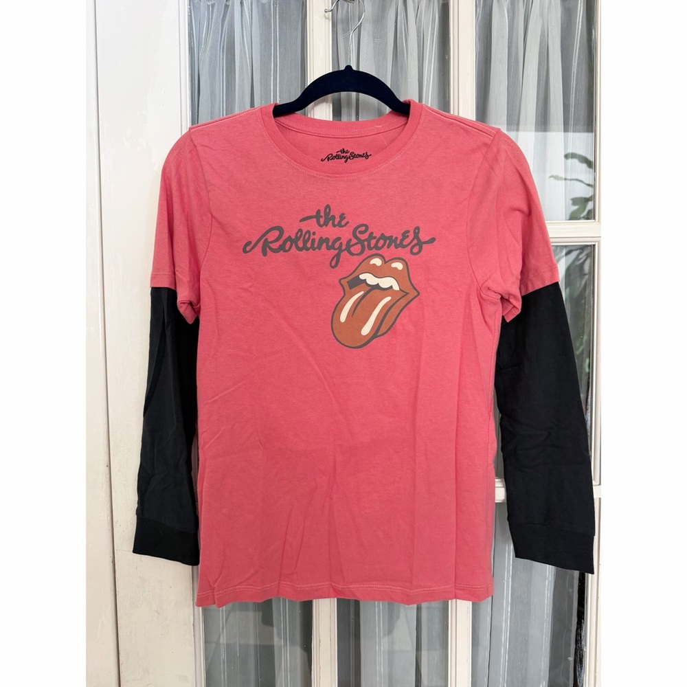 the Rolling Stones Pink & Black Layered-Look Long Sleeve Tee